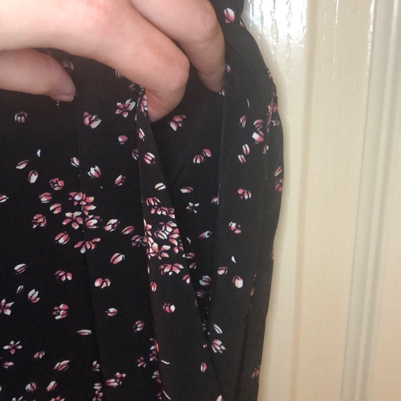 Loft floral jumpsuit- size M - Picture 3 of 7